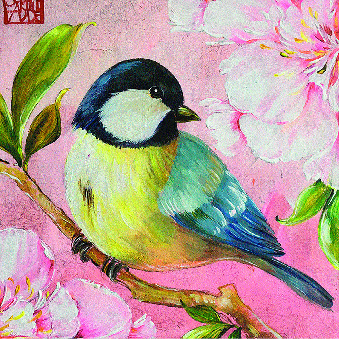 Eine Papierserviette mit einem gemalten Bild einer Meise auf einem blühenden Zweig vor rosa Grund.